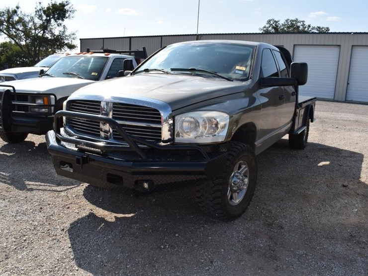 2009-dodge-2500-image-1