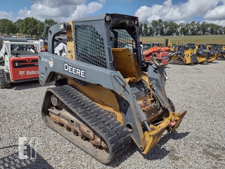 john-deere-329d-image-33