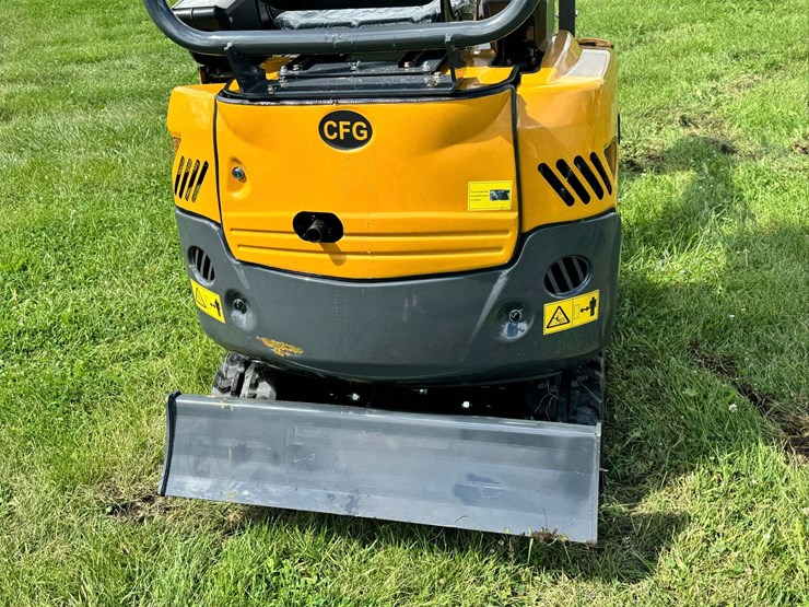 2025-cfg-industrial-qk18r-compact-excavator-...-unused-image-4