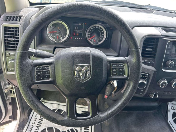 2020-ram-1500-classic-image-11