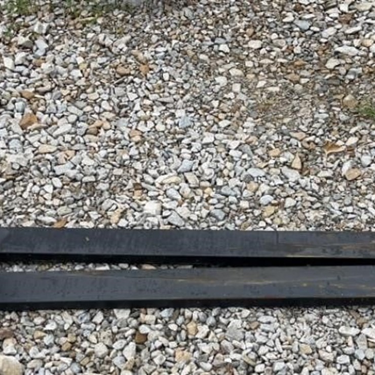 New 60in x 4in Pallet Forks