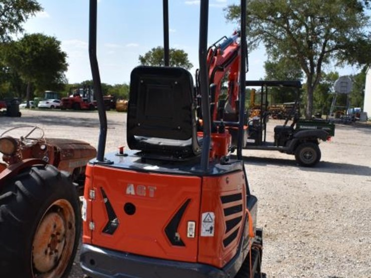 agt-mx15r-mini-excavator-(serial-#-mx15r2024j0000294)-(showing-appx-54-hour-image-3