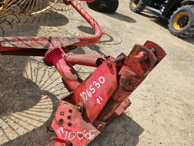 #293-•-3pt-4-wheel-rake-image-12