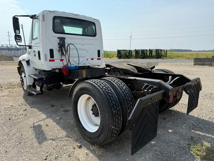 2006-international-durastar-4400-image-6