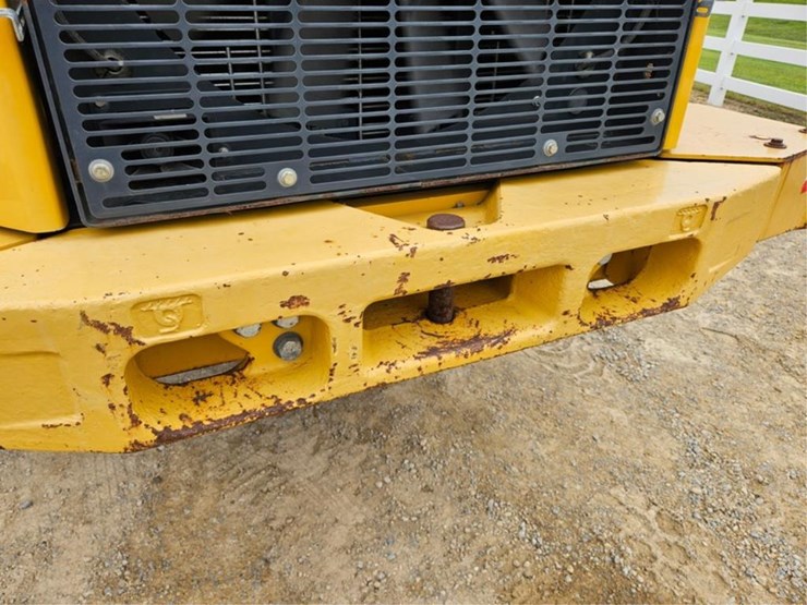 2012-deere-624k-image-44