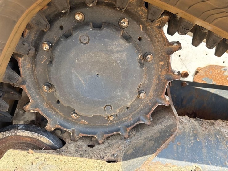 2021-bobcat-t770-image-16