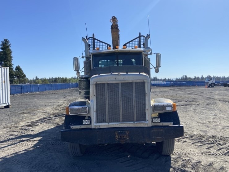 2004-peterbilt-378-image-8