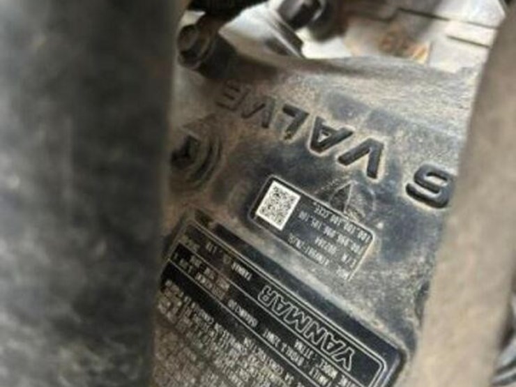 2017-deere-320e-image-29