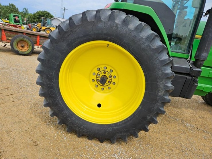 john-deere-8200-image-42