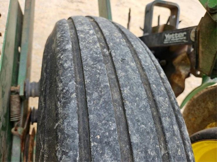john-deere-7200-image-45