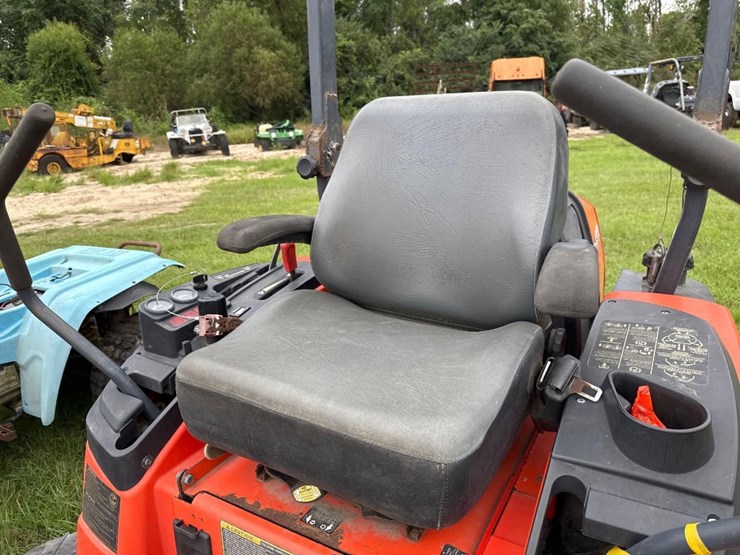kubota-zd326-image-12