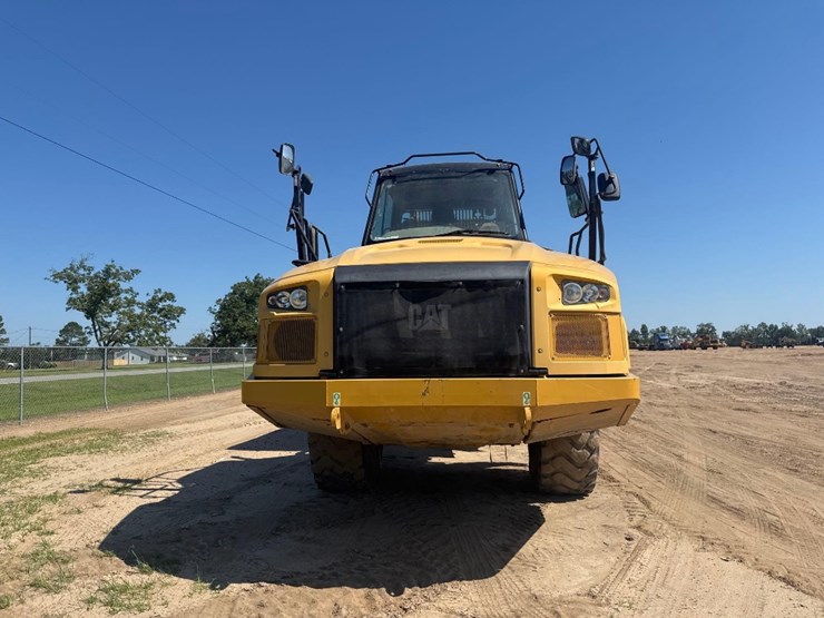 2016-caterpillar-730c2-image-3