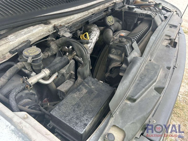 2005-ford-cargo-image-9