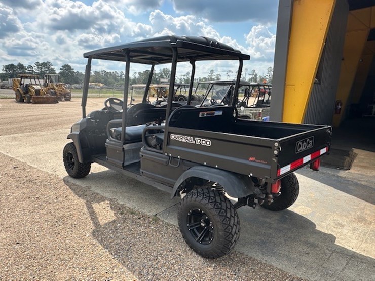 #66-•-club-car-carryall-1700-image-4