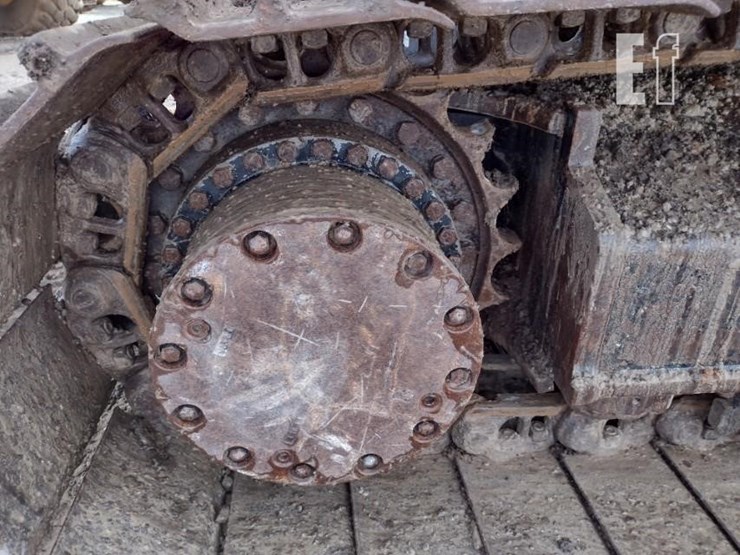 2021-deere-250g-lc-image-22