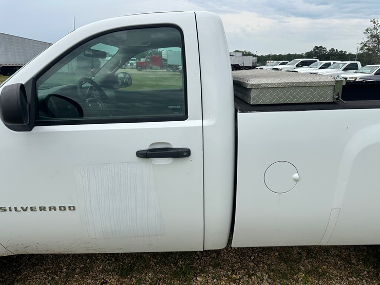 2013-chevrolet-silverado-image-13