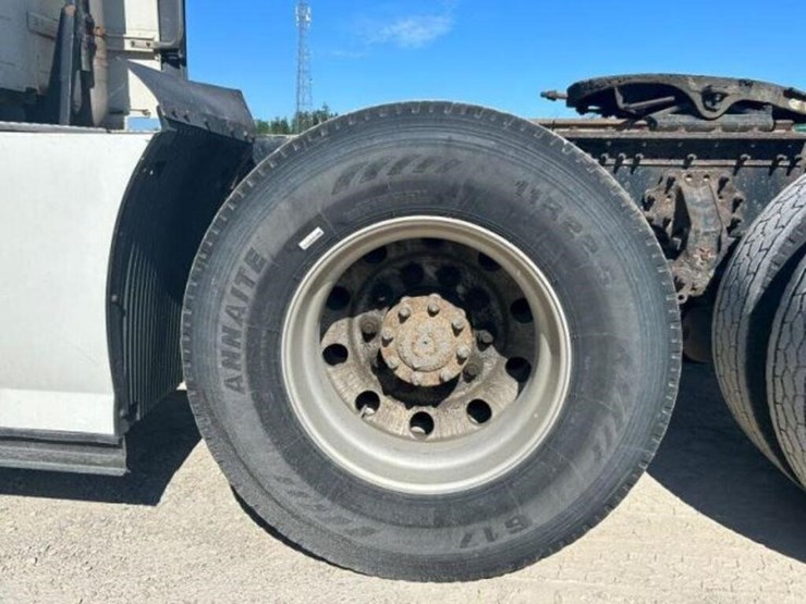 2015-volvo-t/a-hiway-tractor---sleeper-4v4nc9eh3fn-image-76
