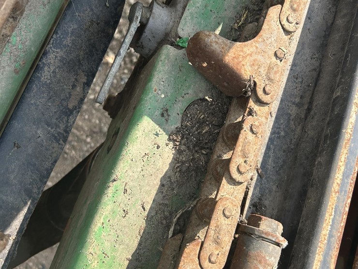 2012-john-deere-618c-image-36