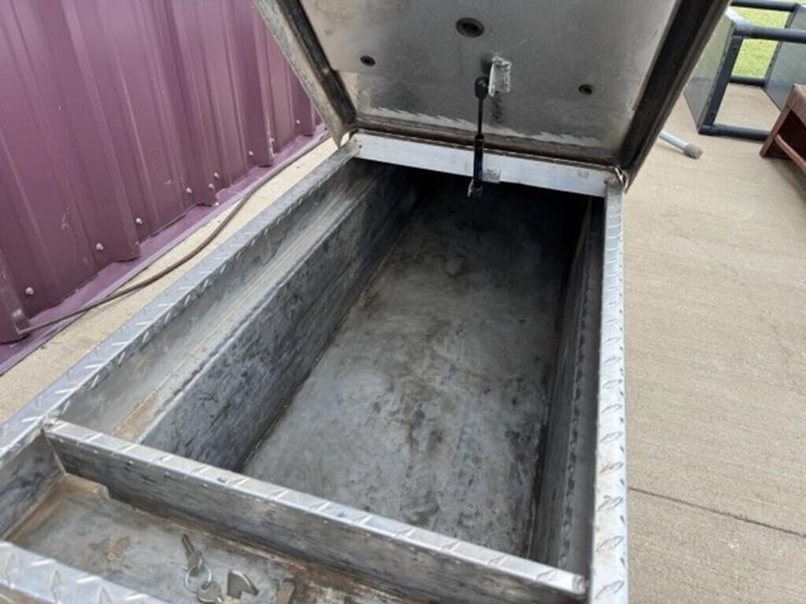 crossover-pick-up-tool-box-image-2
