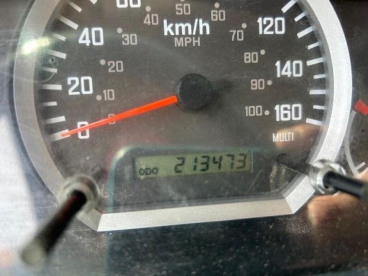 2011-isuzu-nrr-image-11