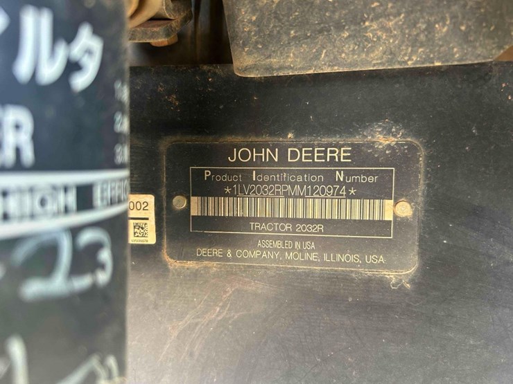 2021-john-deere-2032r-image-30