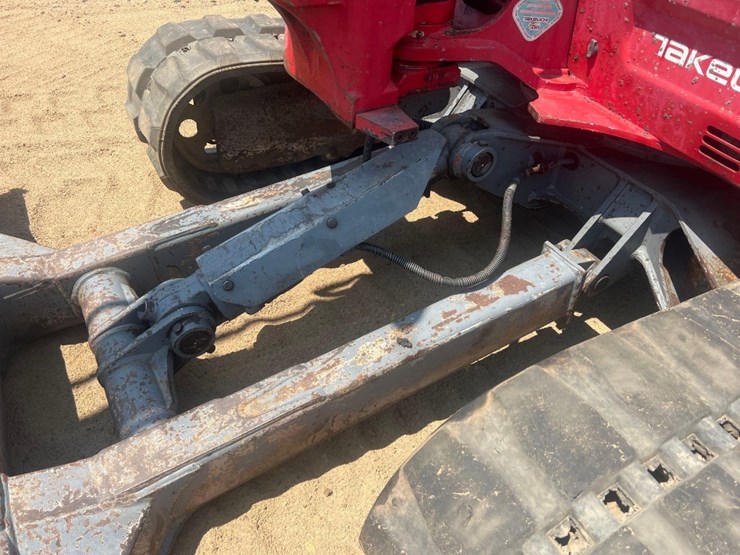 2015-takeuchi-tb260-image-13