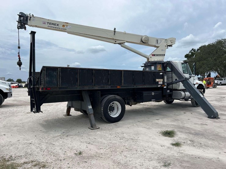 2014-international-durastar-4300-image-3