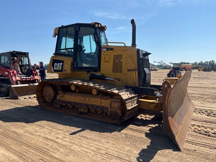 2017-caterpillar-d6k2-lgp-image-4