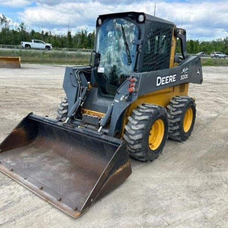 2017 DEERE 320E