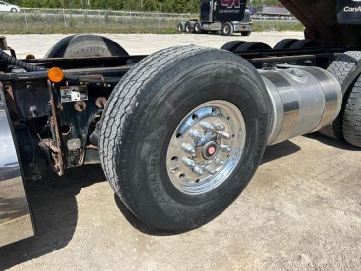 2022-kenworth-t800-image-52