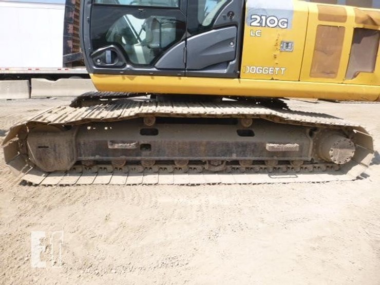 2017-deere-210g-lc-image-32
