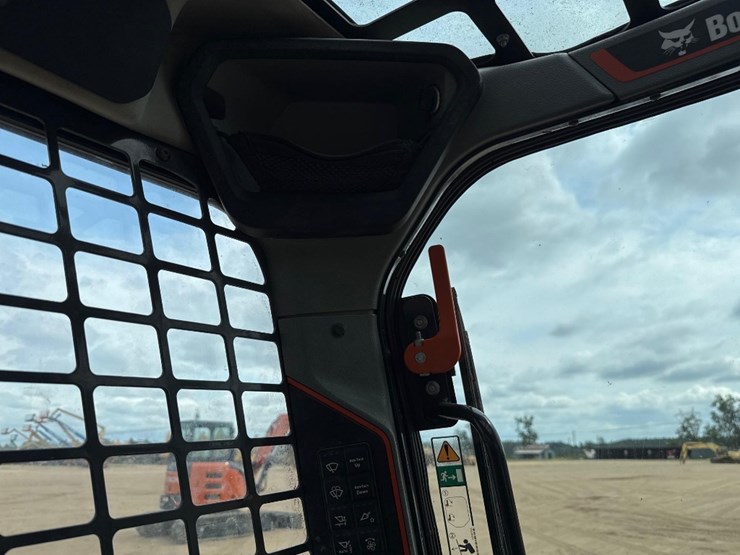 2021-bobcat-t66-image-26