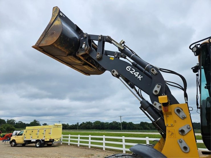 2012-deere-624k-image-14