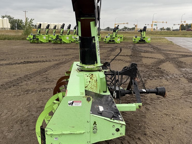 2009-schulte-snow-blower-image-3