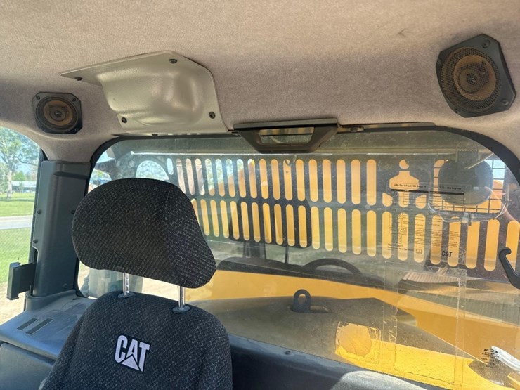 2016-caterpillar-730c2-image-35