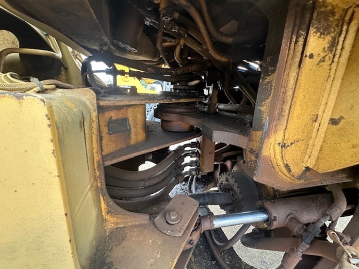 caterpillar-918f-image-15