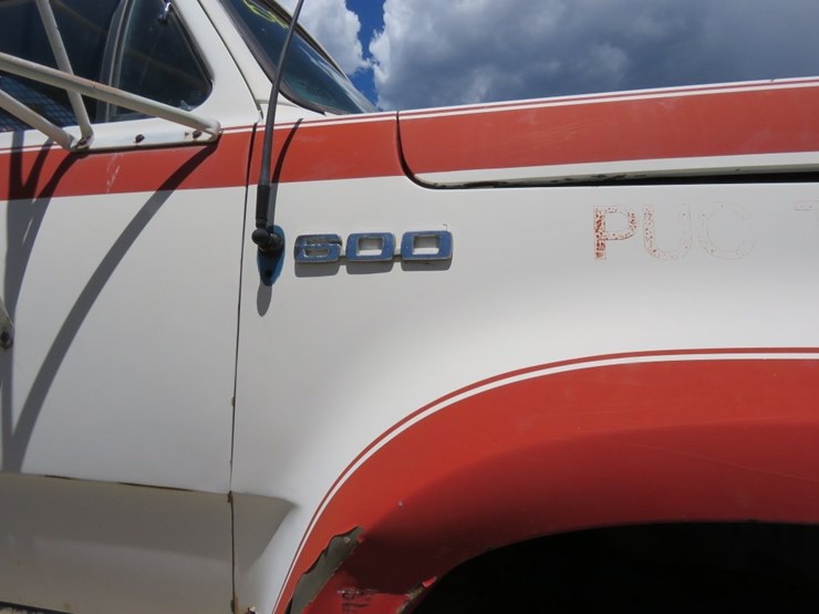 1974-dodge-d600-image-5