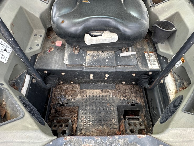 2014-bobcat-t750-image-46