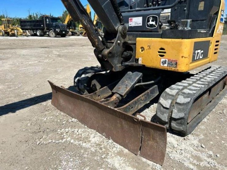 2015-deere-17g-image-37