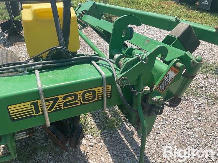 john-deere-1720-image-15