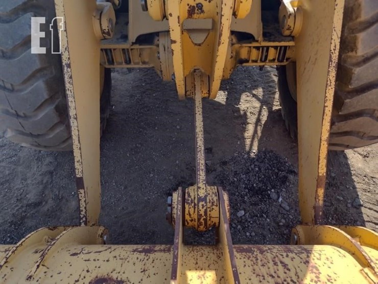 2003-deere-444h-image-16