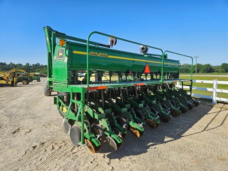 john-deere-1530-image-4
