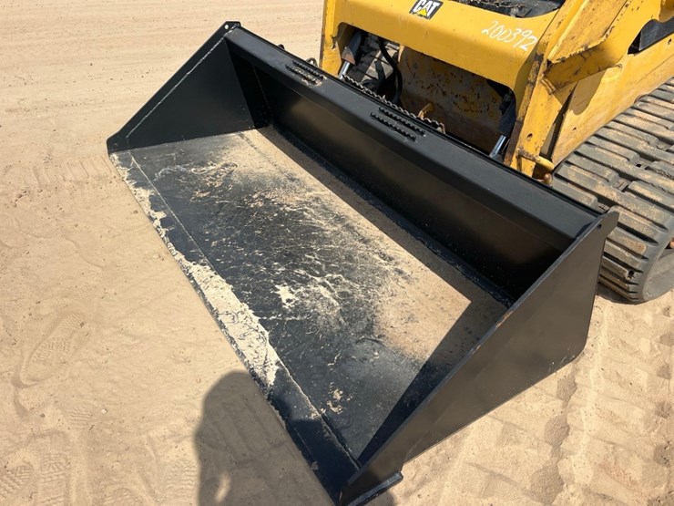 2019-caterpillar-239d-image-9