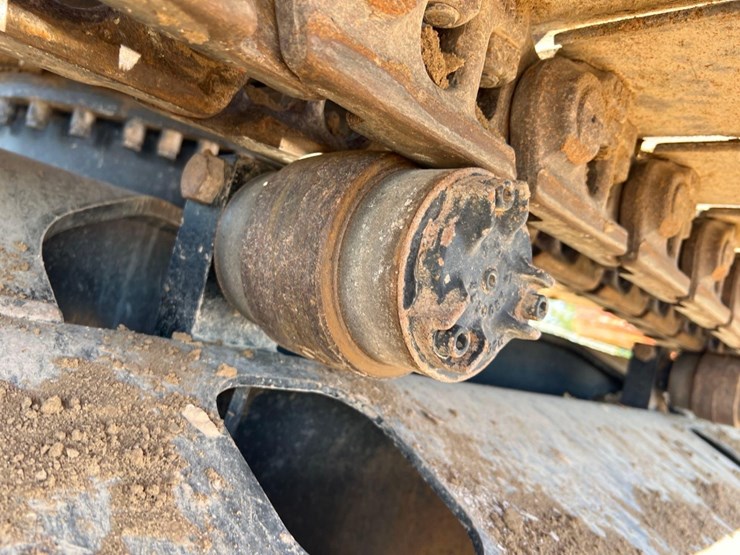 2017-caterpillar-323fl-image-11