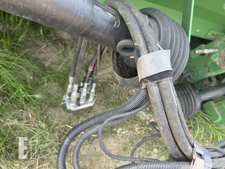 2010-john-deere-640d-image-14