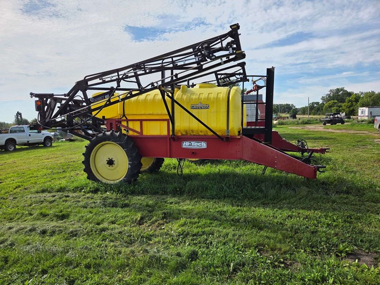 gregson-sprayer,-60’-boom,-adjustable-axles,-1000-gallon-tank,-100-gallon-rinse-tank,-12.4-x-38”-tir-image-4