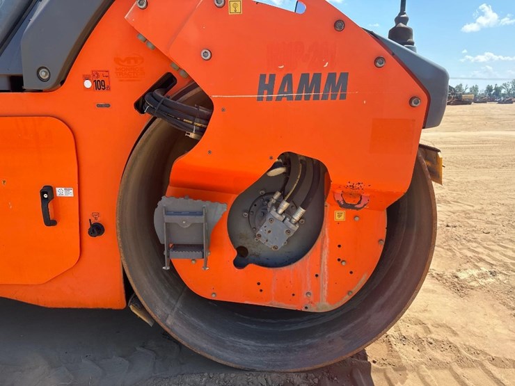 2016-hamm-hd+-120i-double-drum-roller-image-11