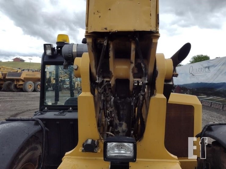 2013-caterpillar-tl642c-image-24