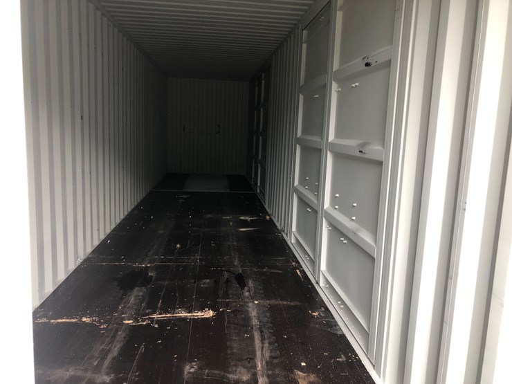 #100-•-40’-shipping-container-image-4