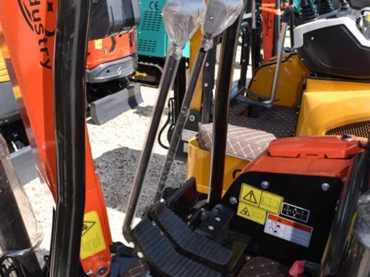 nt18k-mini-excavator-(kubota-diesel-engine)-(serial-#-nt18k2025j0626012)-(k-image-6